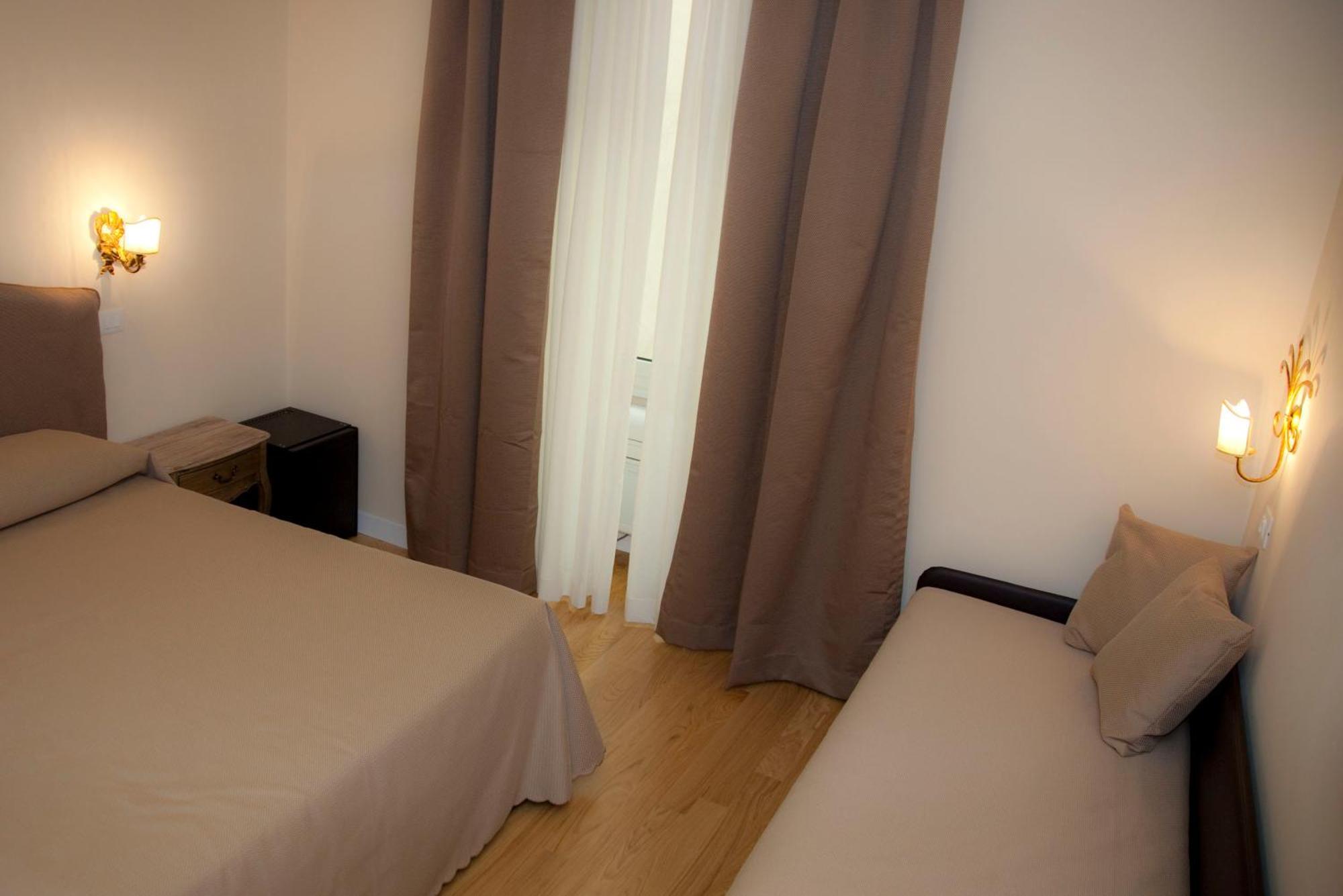 Residenza Dei Gracchi Hotel Roma Exterior foto