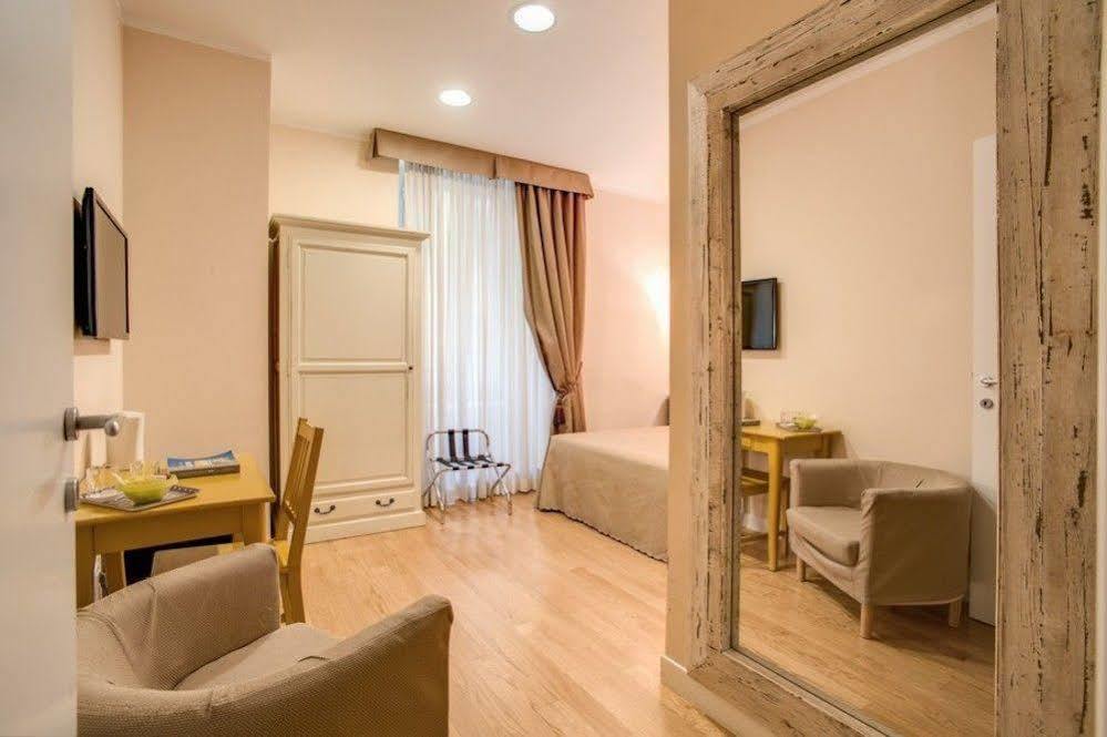Residenza Dei Gracchi Hotel Roma Exterior foto